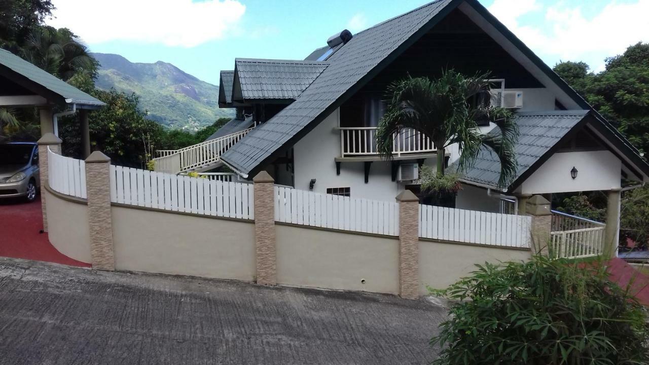 Shay Lyah Self Catering Apartment Victoria Exterior photo